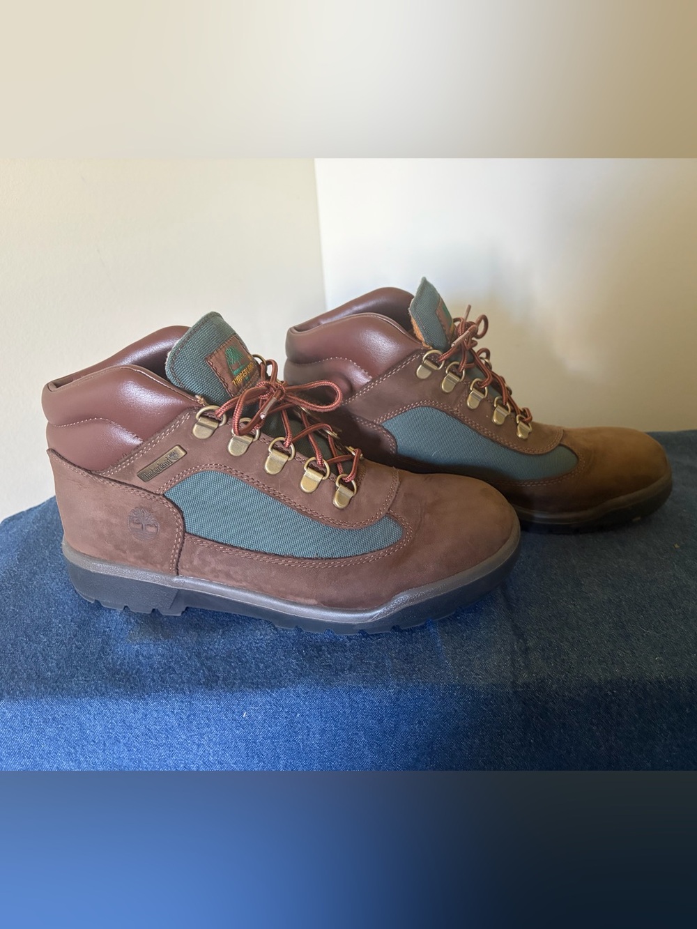 Timberland Youth Field Boots Size 5.5 Boys Girls Brown Olive Green Waterproof
